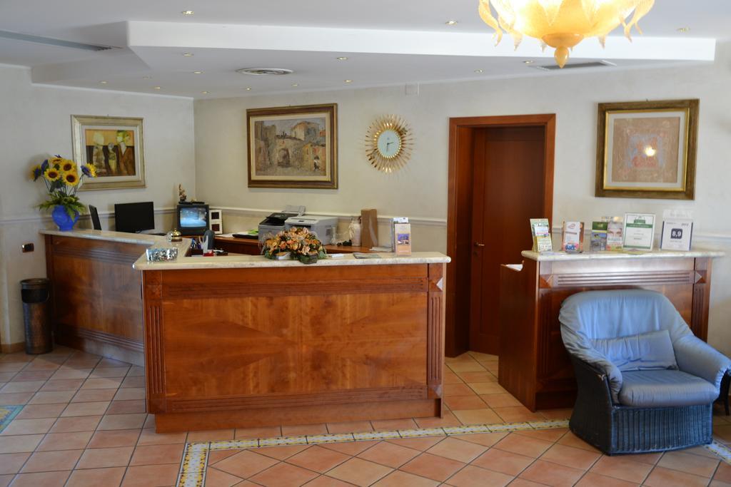 Villa Luigi Hotel & Restaurant Nuova Gestione Villa Rosa Di Martinsicuro Buitenkant foto
