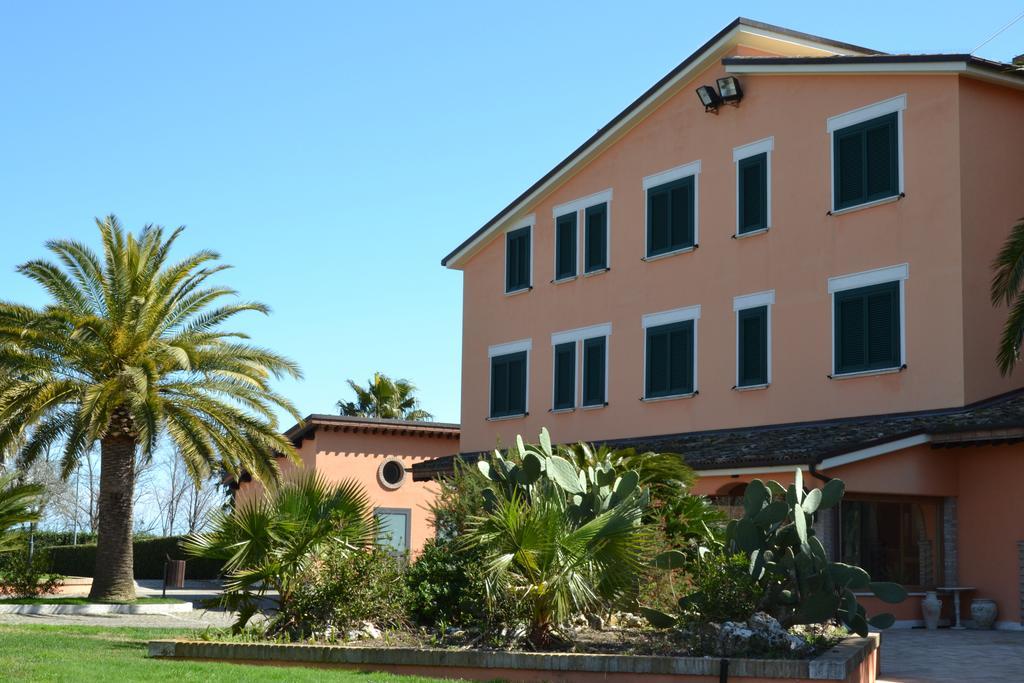 Villa Luigi Hotel & Restaurant Nuova Gestione Villa Rosa Di Martinsicuro Buitenkant foto