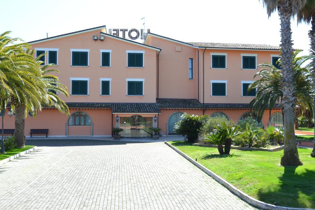Villa Luigi Hotel & Restaurant Nuova Gestione Villa Rosa Di Martinsicuro Buitenkant foto