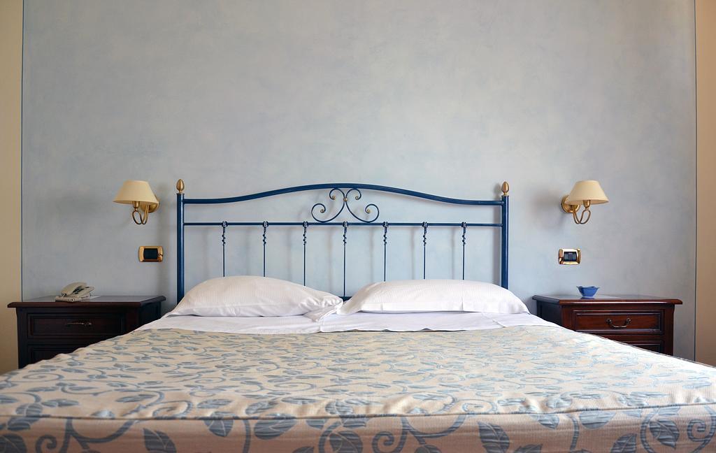 Villa Luigi Hotel & Restaurant Nuova Gestione Villa Rosa Di Martinsicuro Kamer foto