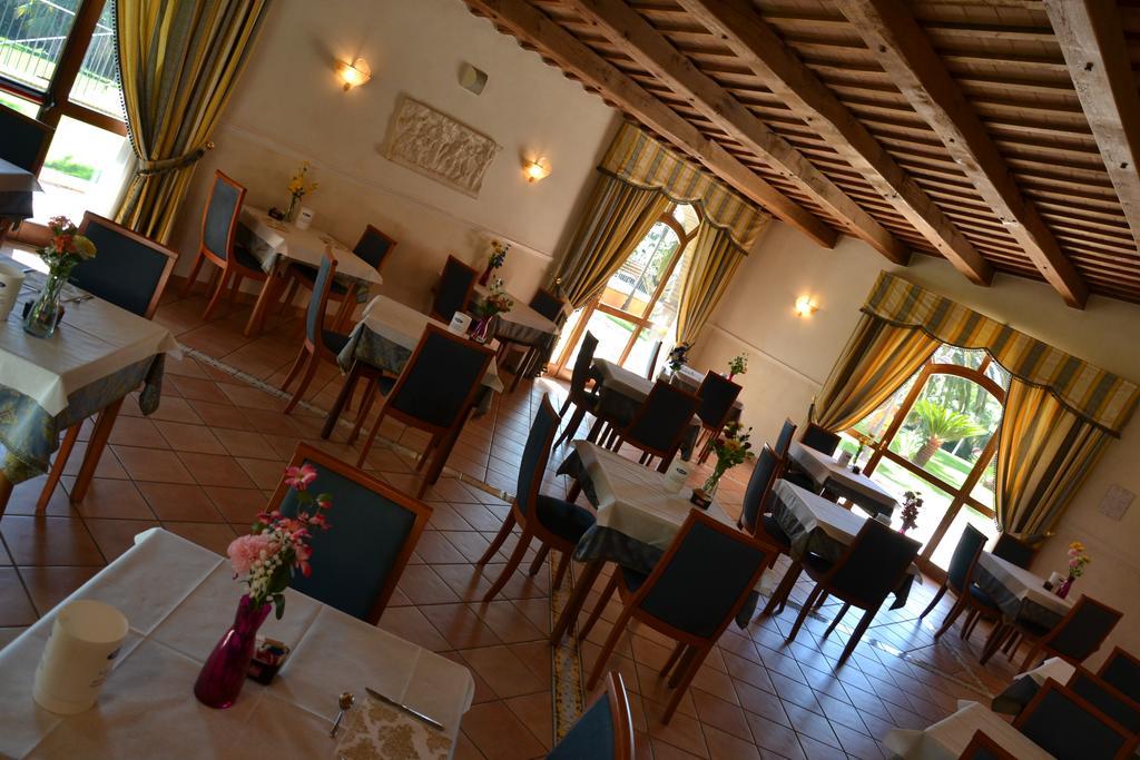 Villa Luigi Hotel & Restaurant Nuova Gestione Villa Rosa Di Martinsicuro Buitenkant foto