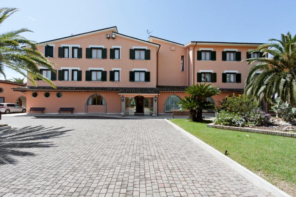 Villa Luigi Hotel & Restaurant Nuova Gestione Villa Rosa Di Martinsicuro Buitenkant foto
