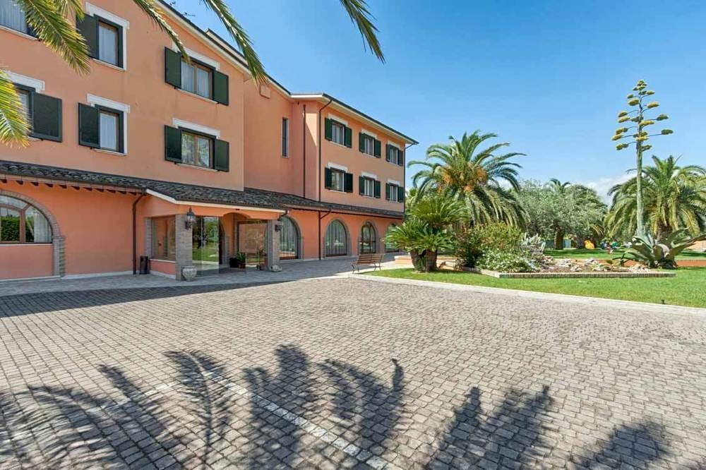 Villa Luigi Hotel & Restaurant Nuova Gestione Villa Rosa Di Martinsicuro Buitenkant foto